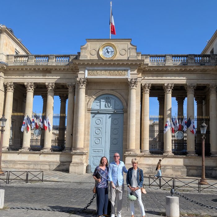 Debra France en rendez-vous à l’Assemblée Nationale
